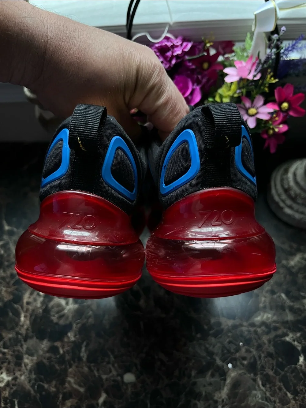 Nike AirMax 720 Streetwear/Lifestyle  Athletic Shoes  Size 4 Youth/5.5 Women